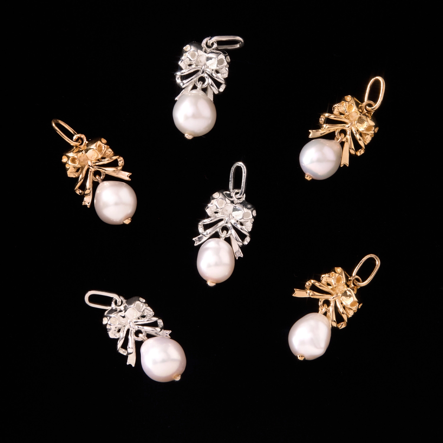 Laufey x Catbird - Love You Forever Skull & Pearl Charm, Yellow Gold