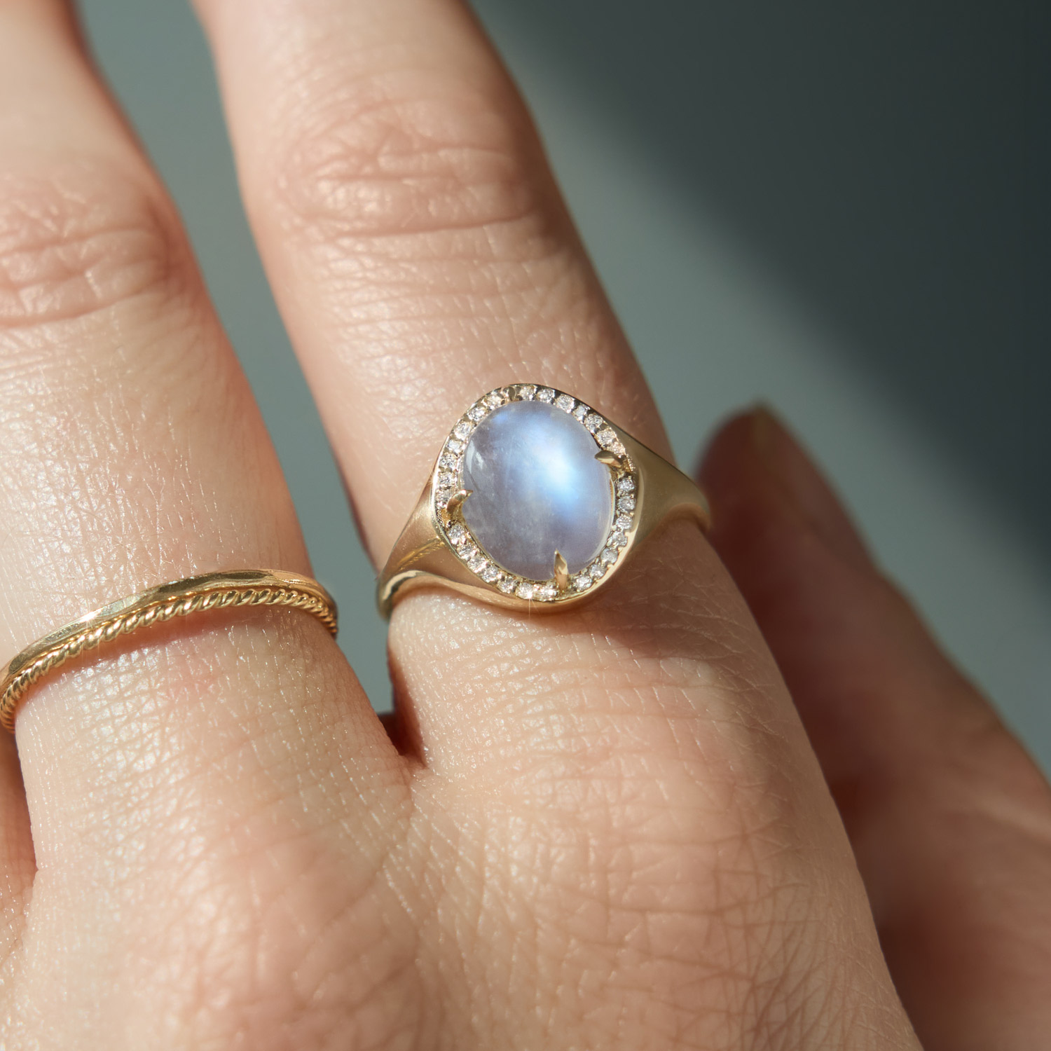 Catbird x Vito&rsquo;s Gems - Tanaquil Moonstone Signet Ring