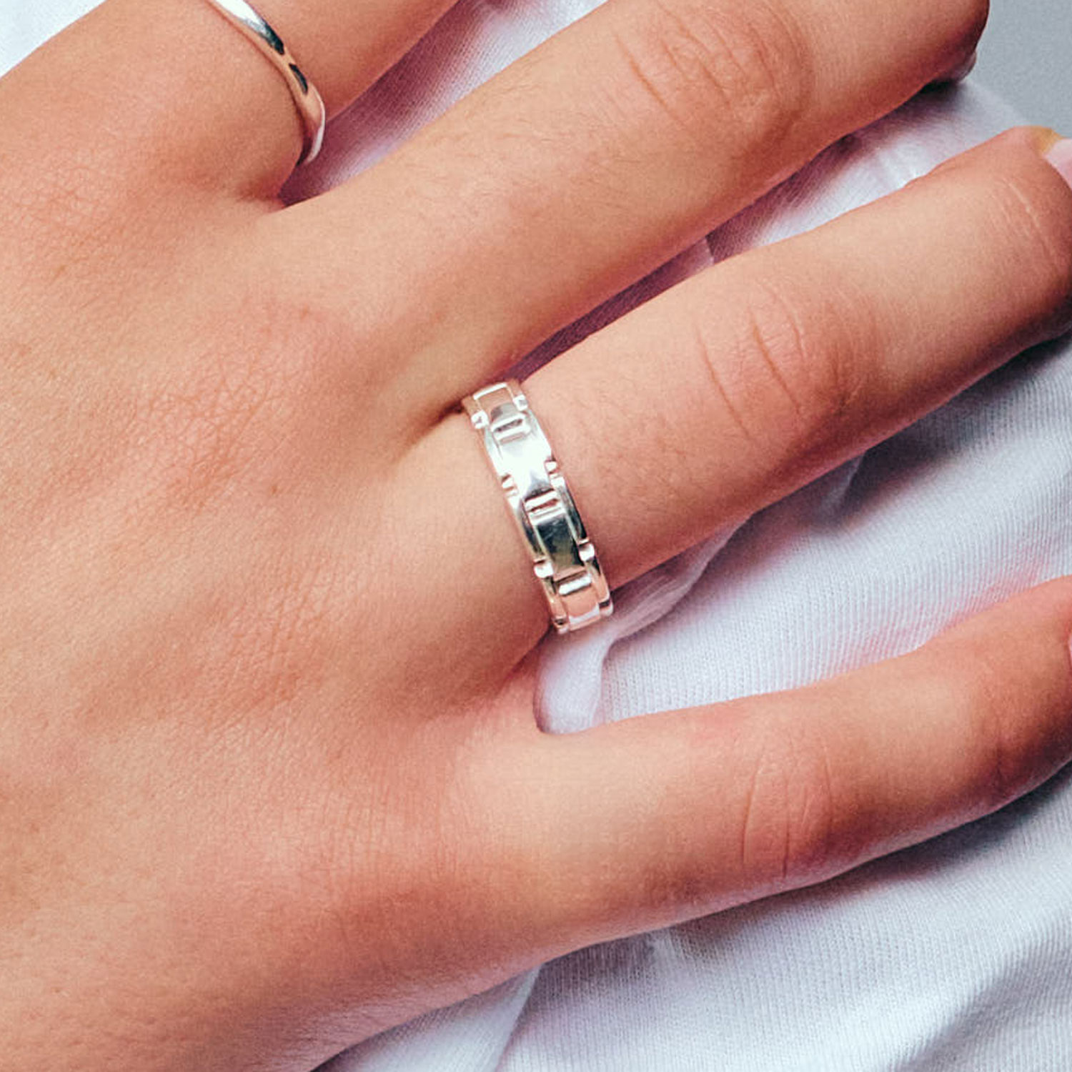 Catbird Jewelry - Watch Ring, 5mm