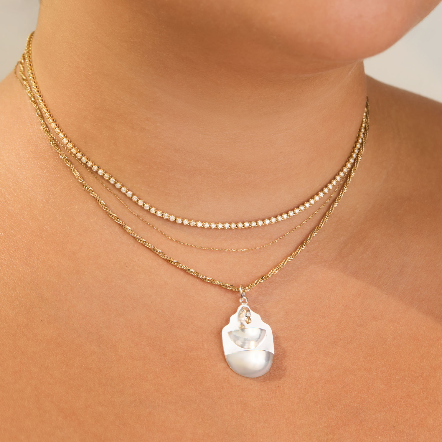 Palm Sunday - Double Well Fontanella Pendant
