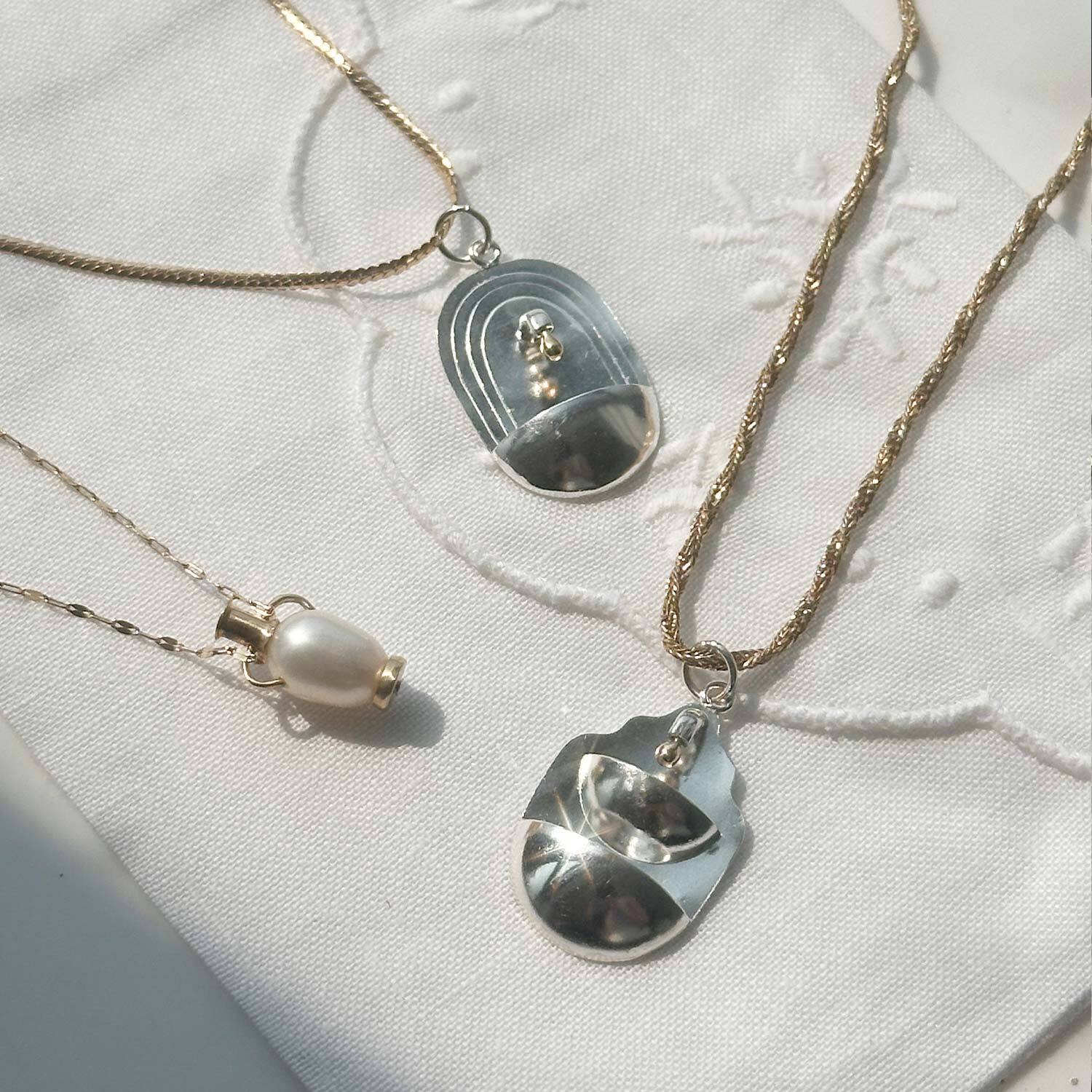Palm Sunday - Double Well Fontanella Pendant